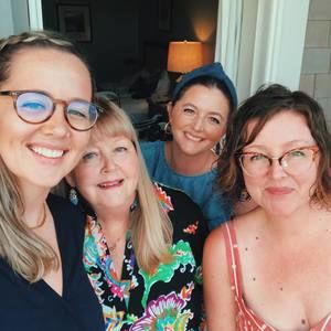 Meet your Posher, Debbie